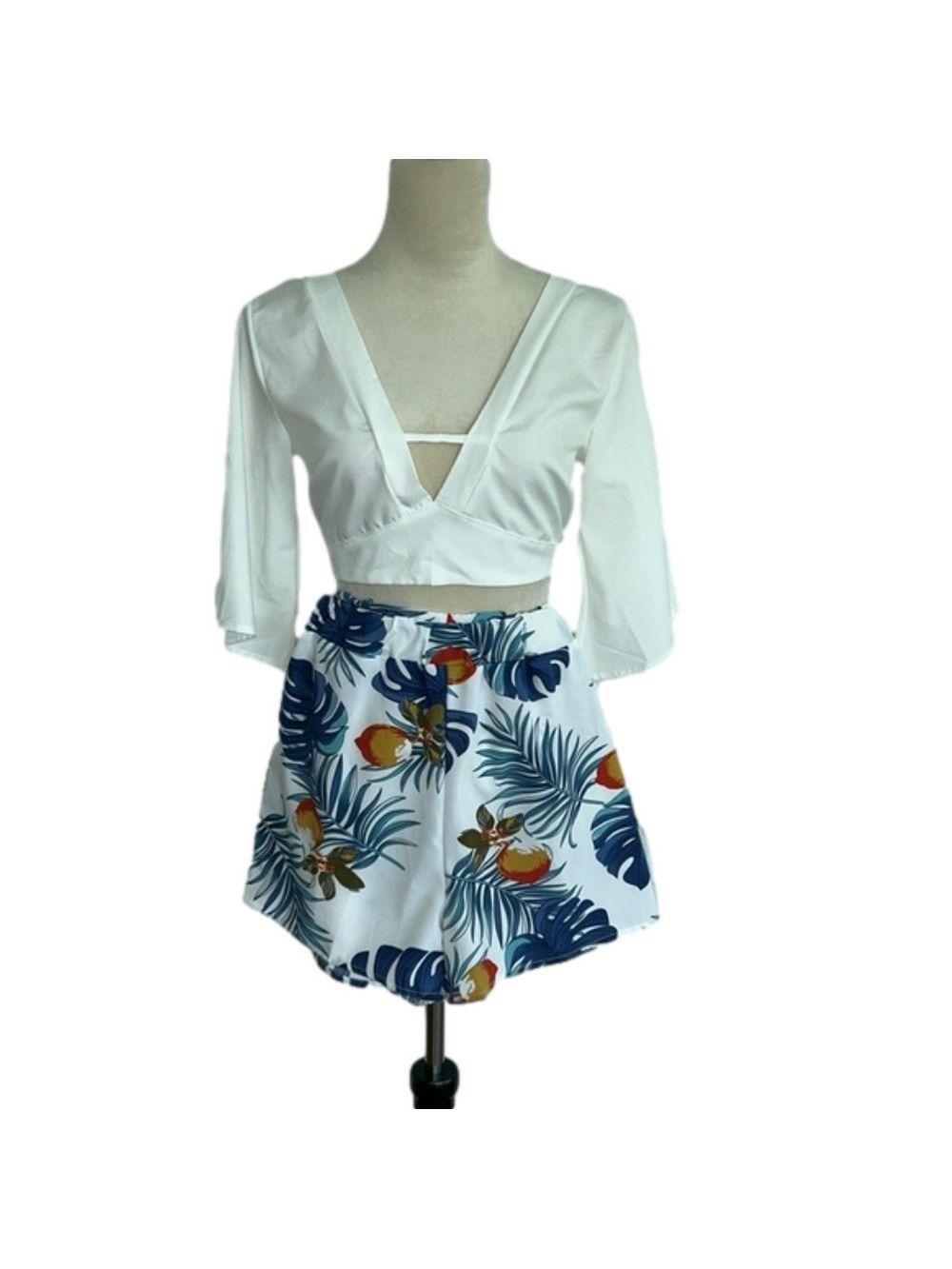 2 Piece Set: Shorts and Crop Top: Size M (?)
